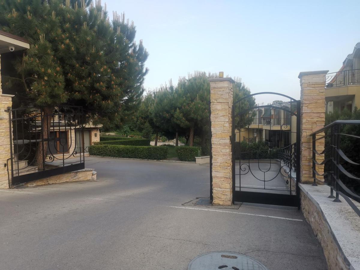 Luxury Apartment Amalfi 300 M From The Beach 바르나 외부 사진